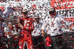 Winnaar en kampioen Scott Dixon, Chip Ganassi Racing Chevrolet met eigenaar Chip Ganassi