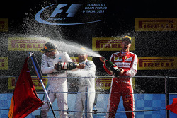 Podio: il vincitore Lewis Hamilton, Mercedes AMG F1, secondo Sebastian Vettel, Ferrari, terzo Felipe
