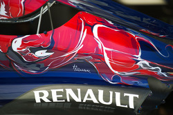 Scuderia Toro Rosso STR10, Motorabdeckung mit Renault-Logo