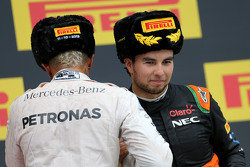 Lewis Hamilton, Mercedes AMG F1 Team e Sergio Perez, Sahara Force India