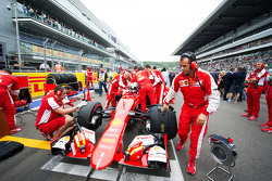Sebastian Vettel, Ferrari SF15-T sulla griglia