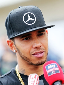 Lewis Hamilton, Mercedes AMG F1, mit der Presse