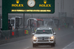 Vehículo de Control de carrera en la lluvia