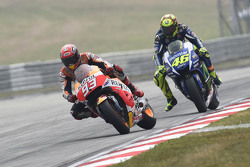 Marc Marquez, Repsol Honda Team, und Valentino Rossi, Yamaha Factory Racing