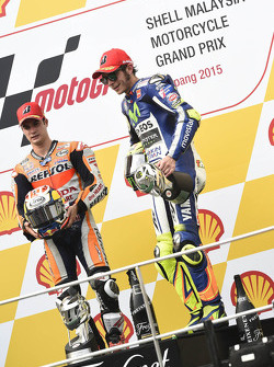 Podium: el ganador, Dani Pedrosa, Repsol Honda Team y el tercer lugar, Valentino Rossi, Yamaha Facto