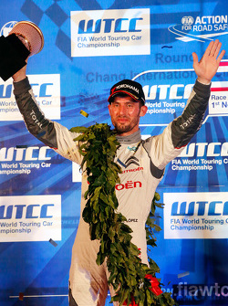 Tourenwagen-Weltmeister 2015: Jose Maria Lopez, Citroën C-Elysée WTCC, Citroën World Touring Car Tea