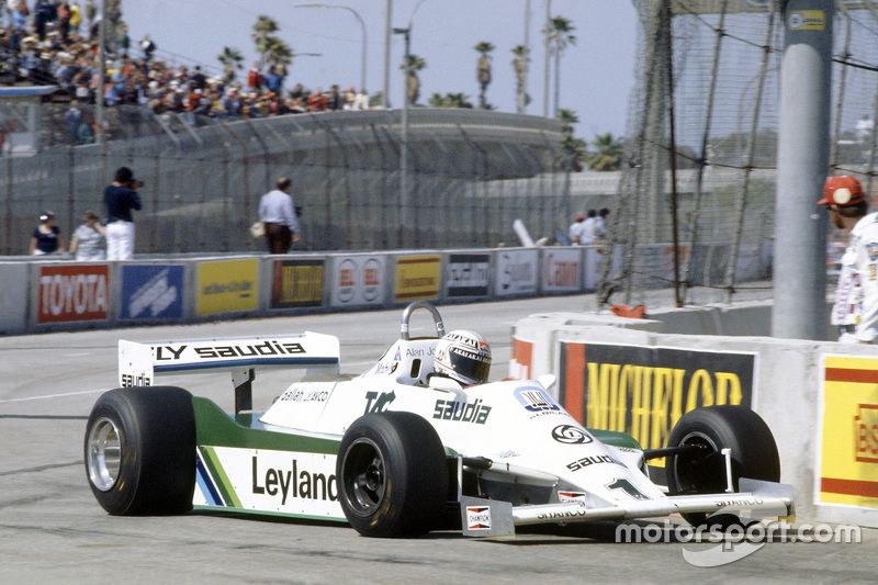 Сезон 1981 года стартовал в Формуле 1 с преимуществом команды Williams. Ее пилоты – действующий чемпион мира Алан Джонс и Карлос Рейтеман – начали год с двух дублей за рулем машин FW07, построенных Патриком Хедом и оснащенных культовым мотором Cosworth DFV