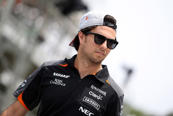 Sergio Pérez, Sahara Force India F1 en los pits