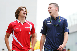 (Da sx a dx): Roberto Merhi, Manor Marussia F1 Team con Raffaele Marciello, Tester e Pilota di riser