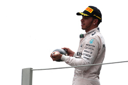 Podium: tweede plaats Lewis Hamilton, Mercedes AMG F1 Team