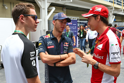 (Da sinistra a destra): Stoffel Vandoorne, collaudatore McLaren con Pierre Gasly, collaudatore Red B