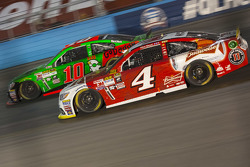Kevin Harvick, Stewart-Haas Racing Chevrolet; Danica Patrick, Stewart-Haas Racing Chevrolet