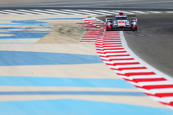 #7 奥迪乔斯特车队 奥迪R18 e-tron quattro:马塞尔·法斯勒、安德烈·洛特勒、博努瓦·特鲁耶