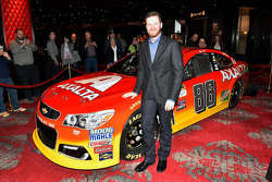 Das neue Farbdesign für Dale Earnhardt Jr., Hendrick Motorsports Chevrolet, mit Sponsor Axalta