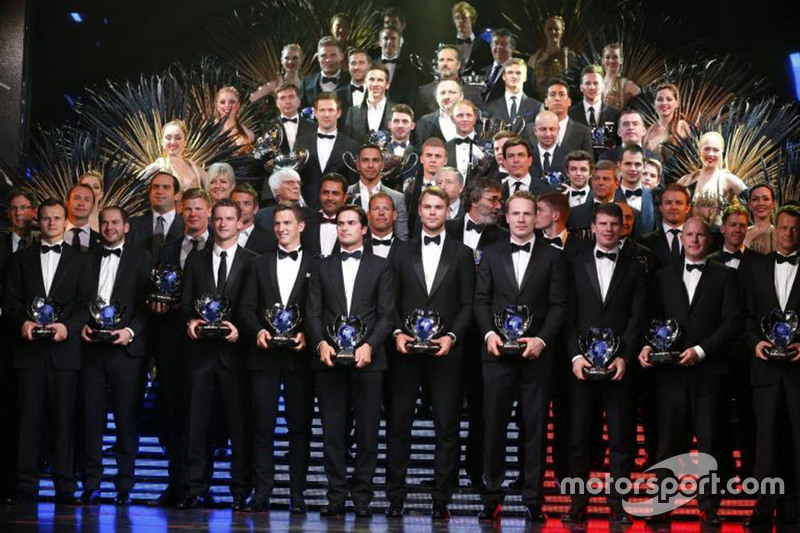 Foto de grupo de los premiados