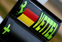 Pitbord voor Sebastian Vettel, Ferrari