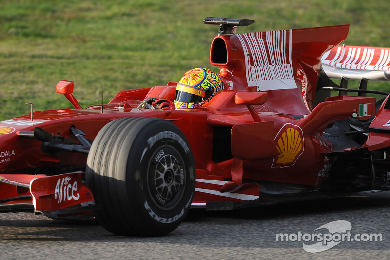 2008年罗西在穆杰罗赛道测试法拉利F2008赛车
