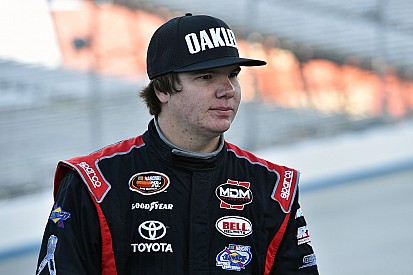 Sheldon Creed holds off Deegan in K&N West dirt race at Las Vegas