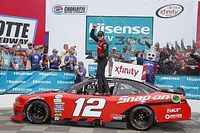 Blaney rebasa a Harvick para ganar la Xfinity en Charlotte