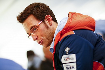 Thierry Neuville an Rallycross-Test interessiert