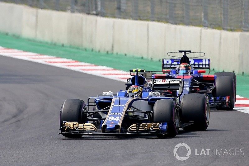 Pascal Wehrlein, Sauber C36, Brendon Hartley, Scuderia Toro Rosso STR12