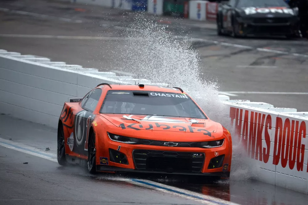 Ross Chastain drives through puddle, No. 1 Trackhouse Racing Chevrolet