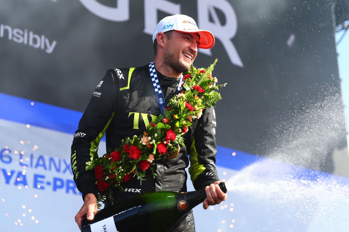Formula E Sanya: Jake Dennis wins red-flagged race as title leader Mitch Evans retires