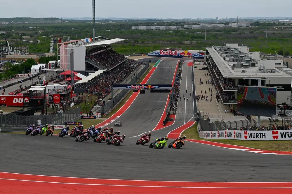 Salida de la carrera sprint de MotoGP en Austin