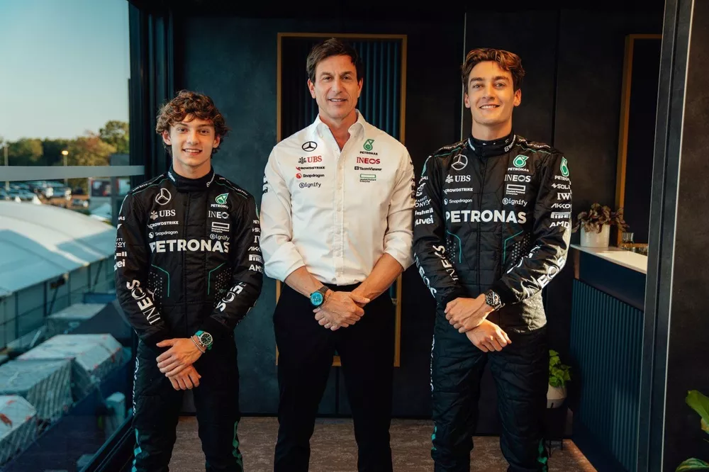 Andrea Kimi Antonelli, George Russell, Toto Wolff, teamleider en CEO, Mercedes-AMG F1 Team