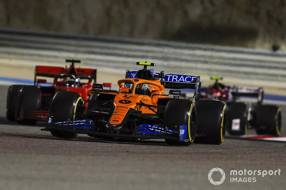 Lando Norris, McLaren MCL35, Sebastian Vettel, Ferrari SF1000, Antonio Giovinazzi, Alfa Romeo Racing C39