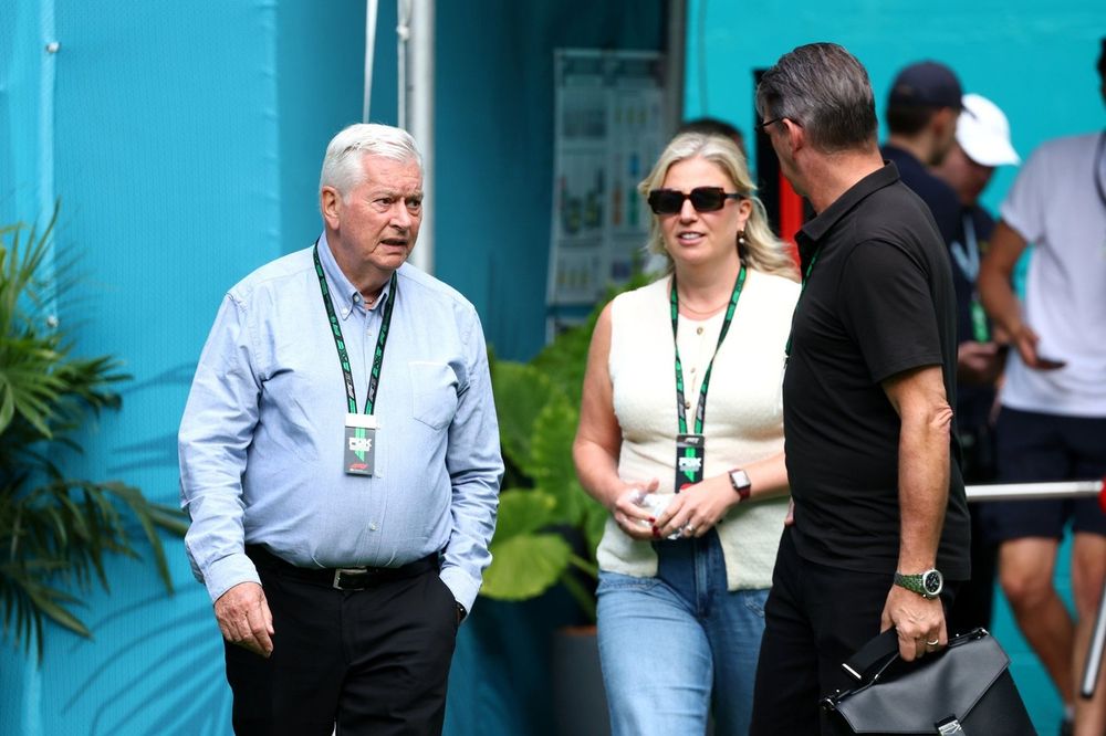 Pat Symonds, Executive Engineering Consultant of Cadillac Formula 1 Team and Graeme Lowdon, Team Principal of Cadillac Formula 1 Team