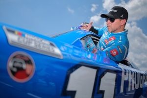 NASCAR Pocono: Denny Hamlin logra la pole, Suárez top 10