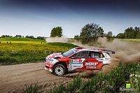 Sesks buduje przewagę