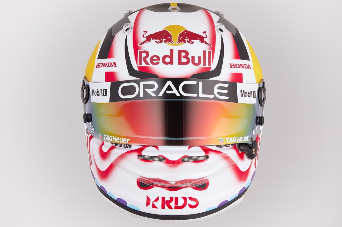 2019年 F1 中国GP 1000GP記念 1/2特製ヘルメット ／ 上海 2019年 F1 中国GP 1000GP記念 1/2特製ヘルメット ／ 上海