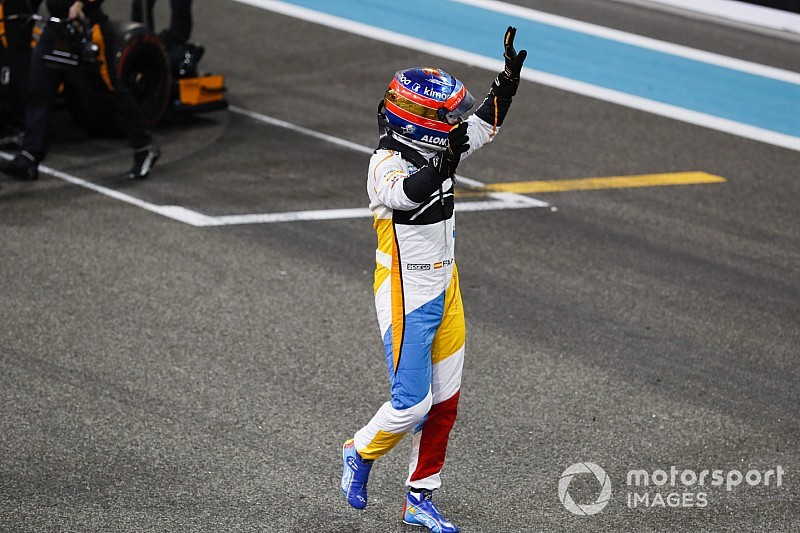 Vídeo: la graciosa entrevista a Alonso de su peculiar compañero en Daytona