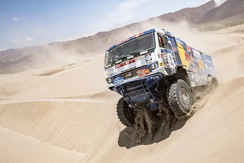 #514 Team Kamaz Master: Dmitry Sotnikov, Ilnur Mustafin, Dmitrii Nikitin
