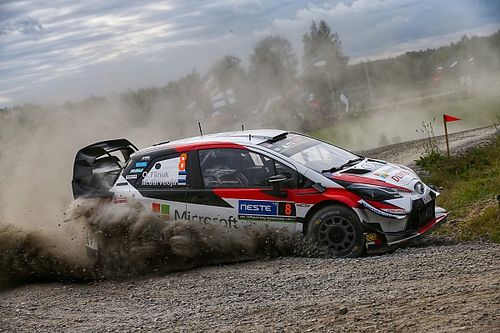 Toyota z nieregulaminowym spojlerem?