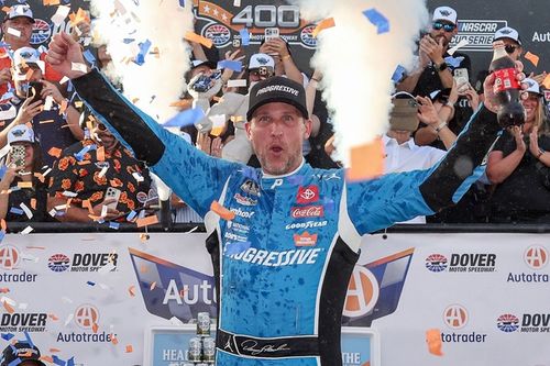 Denny Hamlin firma una extensi&oacute;n multianual con Joe Gibbs Racing