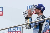 Alex M&aacute;rquez: "La lesi&oacute;n me ayud&oacute; a no caerme"