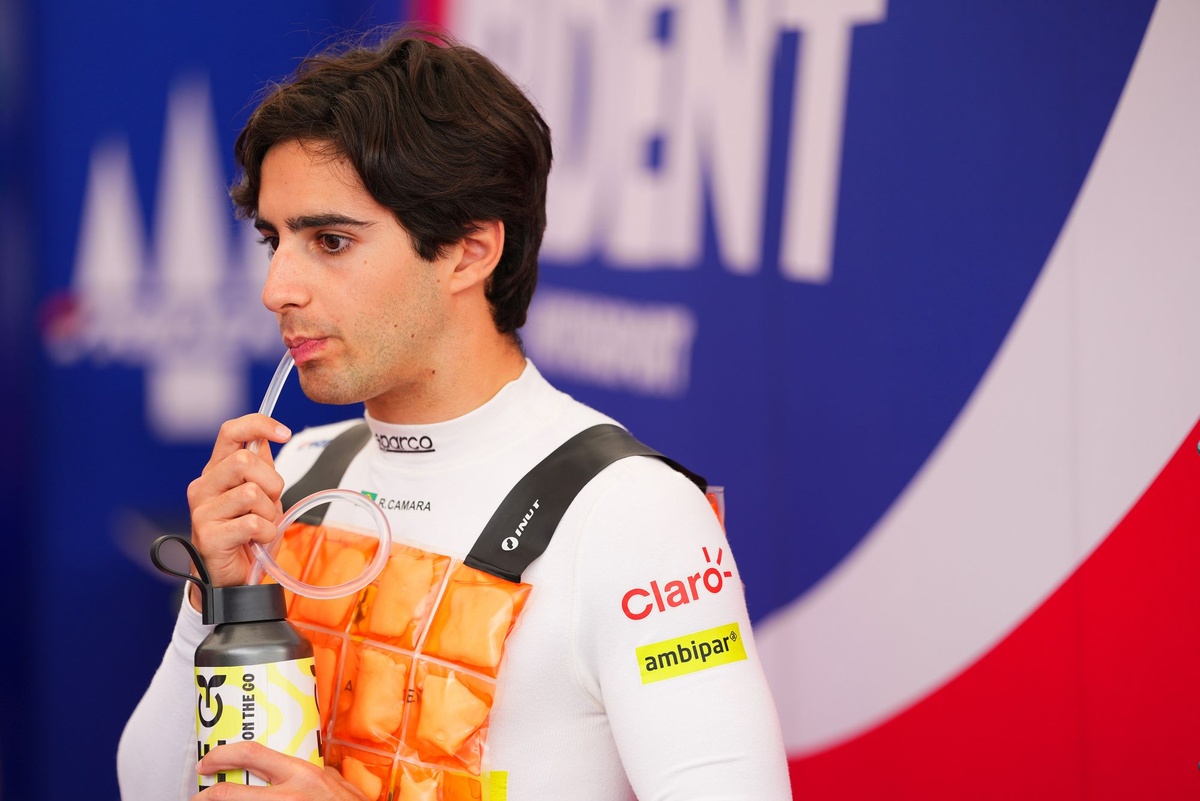 Câmara é 11º e Fittipaldi 18º no primeiro dia de pré-temporada da F2 em Barcelona
