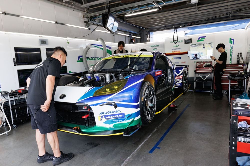 火災から復活のシェイドGR86、多数の部品新調しピカピカマシンで