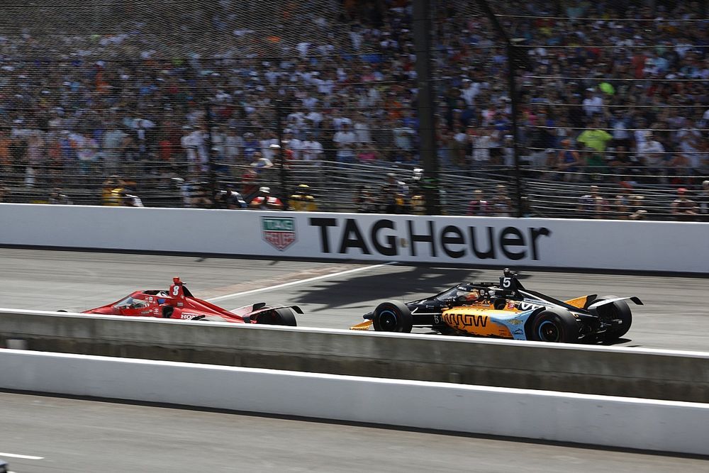 Marcus Ericsson, Chip Ganassi Racing Honda, Patricio O'Ward, Arrow McLaren SP Chevrolet, última vuelta