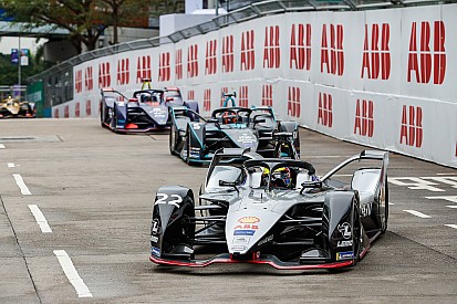 Rowland explica el percance con un botón que arruinó su carrera en Hong Kong