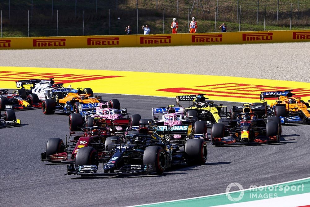 Lewis Hamilton, Mercedes F1 W11, Charles Leclerc, Ferrari SF1000, Alex Albon, Red Bull Racing RB16, Lance Stroll, Racing Point RP20, and the rest of the field at the start