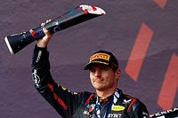 V&iacute;deo: gritos de "Checo" y abucheos a Verstappen en el podio de Austin