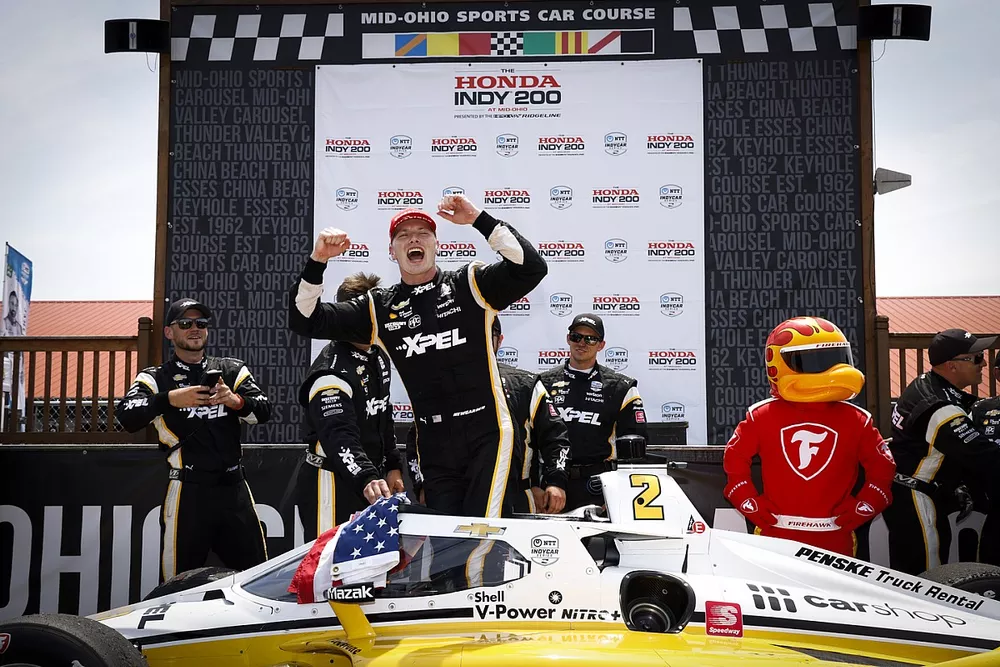 Race winner Josef Newgarden, Team Penske Chevrolet
