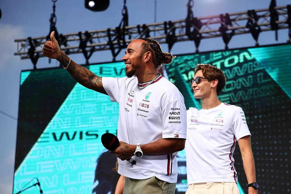 Lewis Hamilton, Mercedes-AMG, George Russell, Mercedes-AMG, on the fan stage