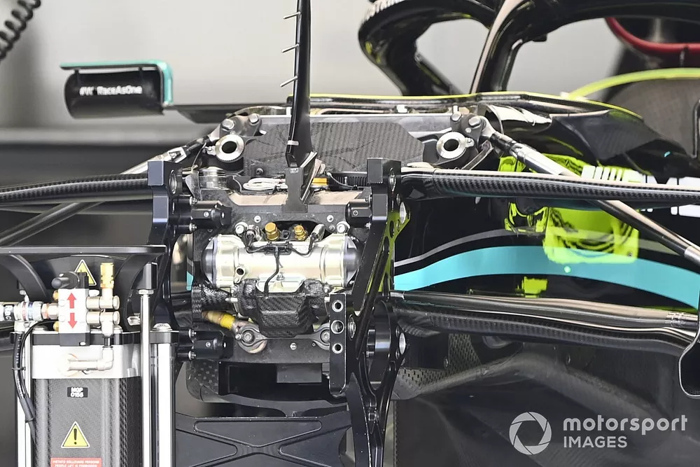 Detalle del Mercedes W12 