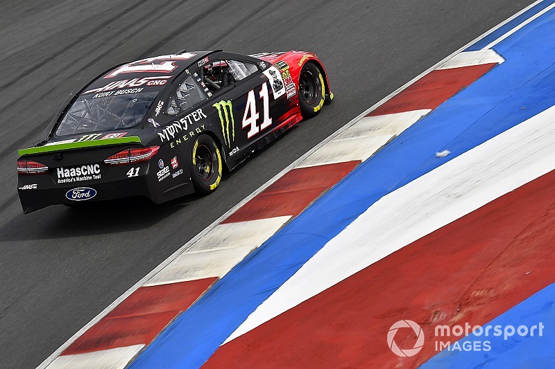 Kurt Busch logra la pole para la inaugural en el Charlotte Roval y Suárez en 17