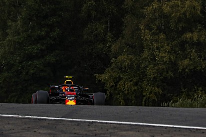 Verstappen, ilk turdaki olaya karışmadığı için mutlu